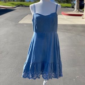Summer dress w/lace detail